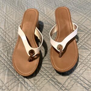 American Eagle wedge flip flop sandals